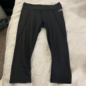 Dark grey Crop North Face leggings